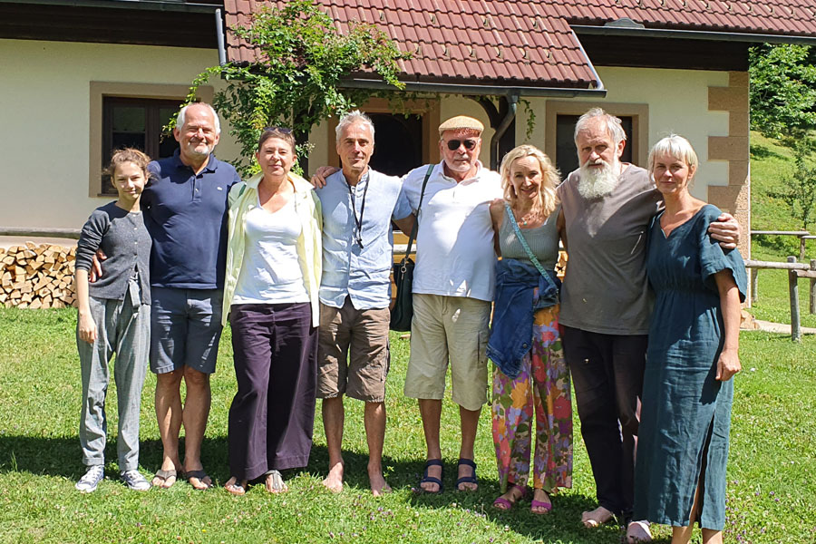 Povezovanje za skupen nastopu proti politiki svetovnega globalizma